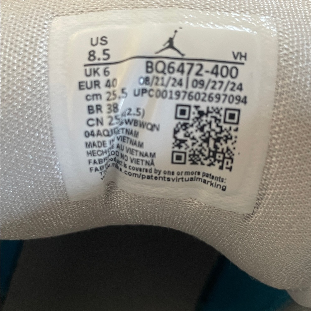 Nike Light Blue Jordan’s - Picture 6 of 13